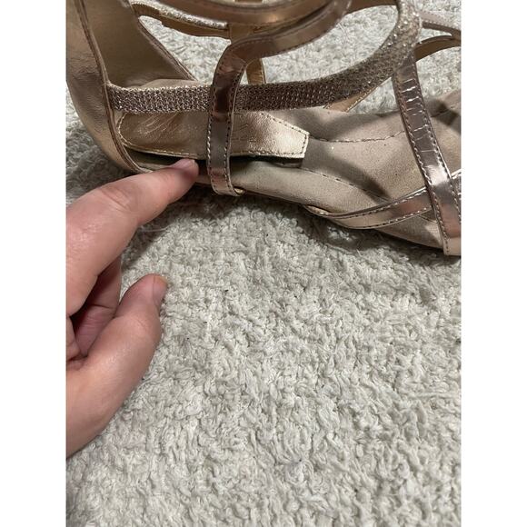 Marc Fisher Womens 8 M Bambi Metallic Back Zip Strappy Sandal rose Gold flats - Picture 11 of 12